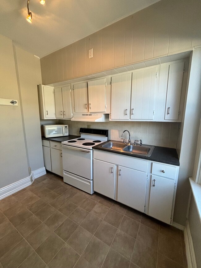 Photo - 4822 Oak St Unit 1