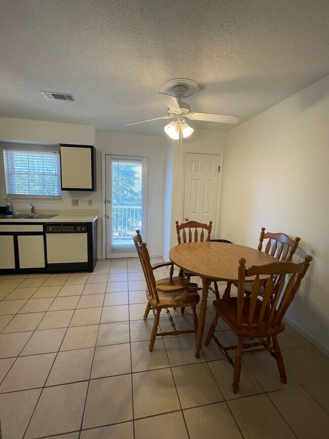 Photo - The Brookes Condos 10-11