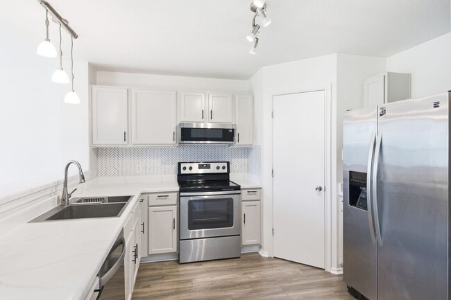 Photo - 209 Rinehardt St