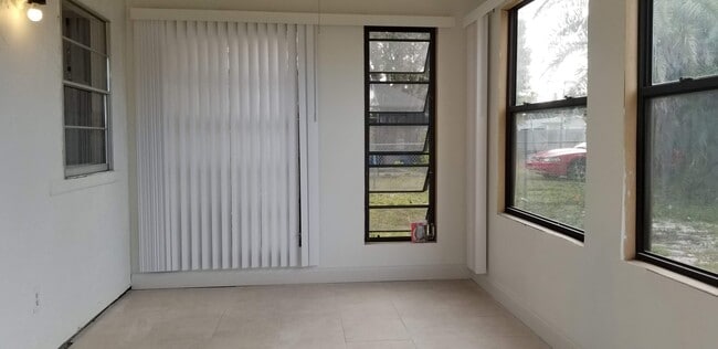 Photo - S. BISCAYNE & TAMIAMI TRAIL / 2 bedroom ho...