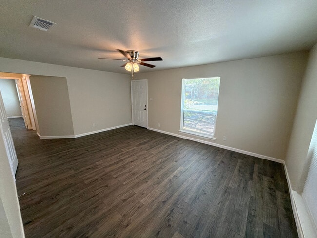 Photo - Room in House on Houston St