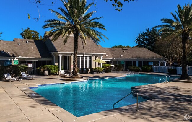 Building Photo - Willow Green