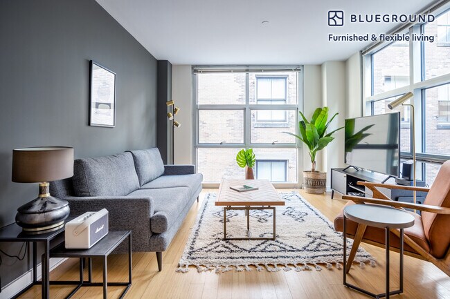 Building Photo - 40 Boylston St Rental