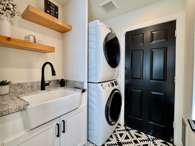 Photo - 5269 Crooked Valley Dr