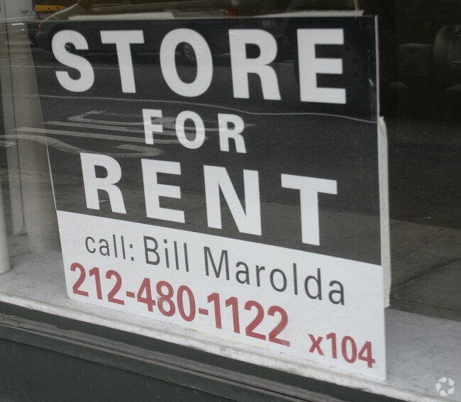 Photo - 954-960 Lexington Ave