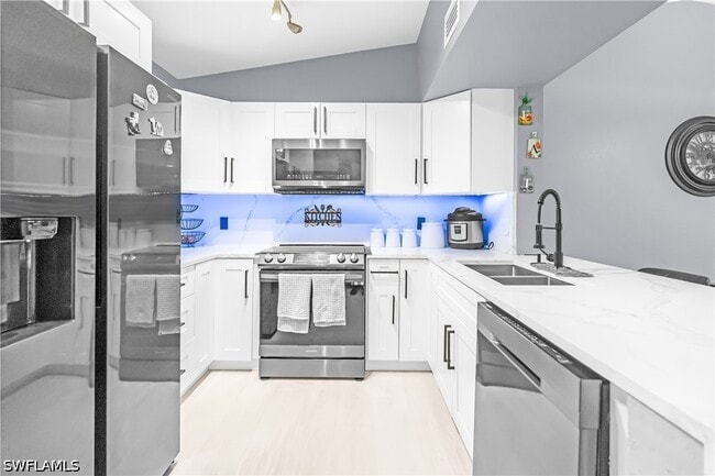 Building Photo - 8274 Key Royal Cir Unit 1033