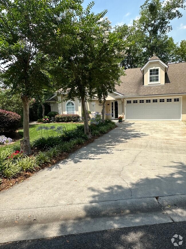 Building Photo - 14 Pipers Pond Ln Rental