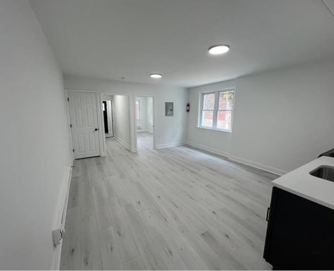 Building Photo - 2702 W 7th St Unit 1