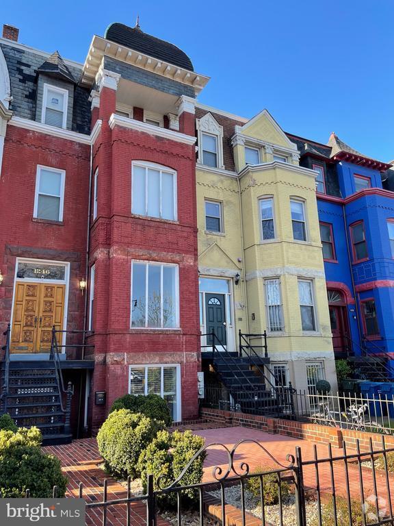Building Photo - 1246 Maryland Ave NE Rental