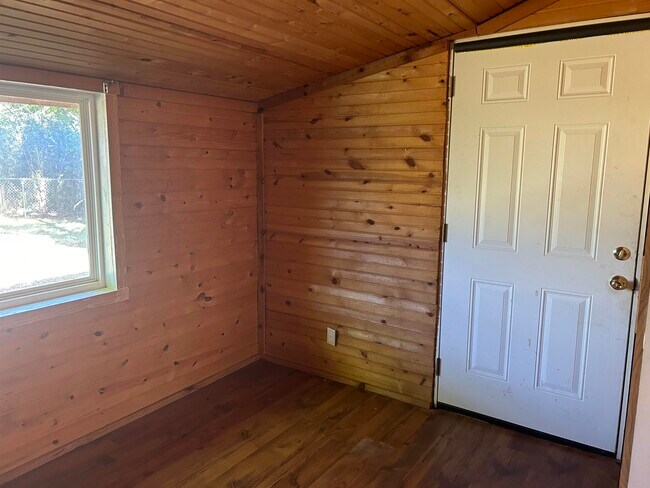 Photo - 15 Micanoty Trce