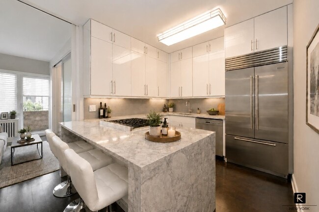58 W 58th St Unit 6A-1