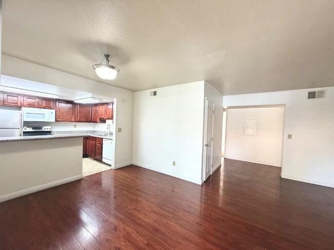 Photo - LAS VEGAS GUARD-GATED CONDO FOR RENT | 2 BEDROOM DOWNSTAIRS UNIT | BELLA VITA COMMUNITY Unit #375