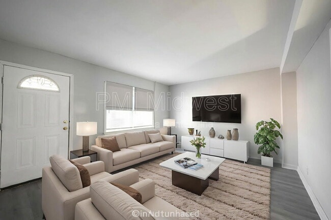 Photo - 3725 N Sherman Dr Unidad 4