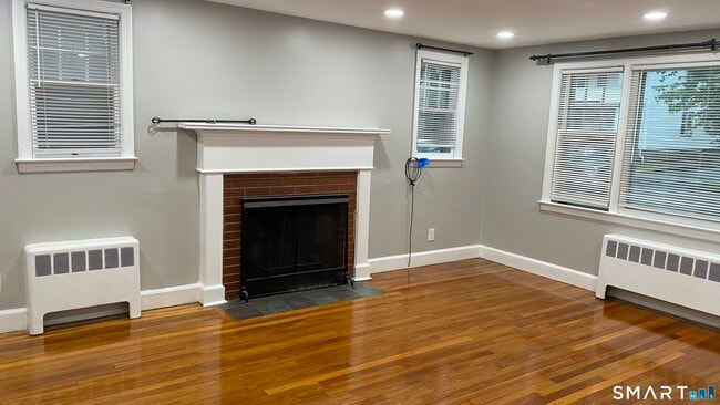Photo - 214 Columbia St