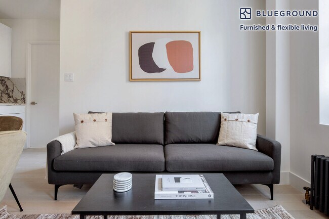 Photo - 300 W 21st St Unidad FL5-ID1451