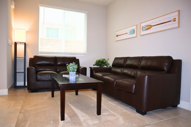 Building Photo - 1928 Ballard Bay Pl Unit #2