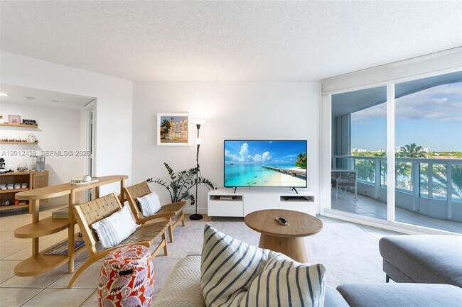 Photo - 21055 Yacht Club Dr Unit 605
