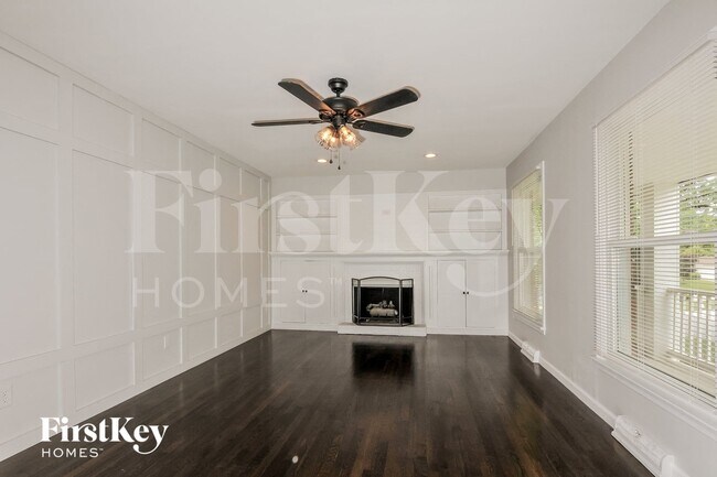 Photo - 305 Elmhurst Dr