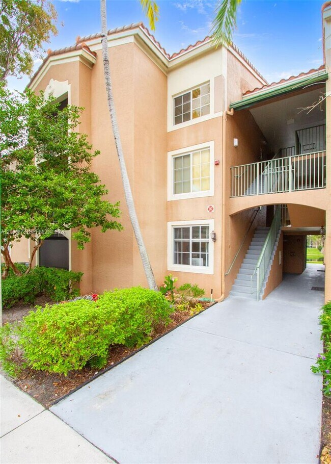 Photo - 4824 N State Rd 7 Unit 9105