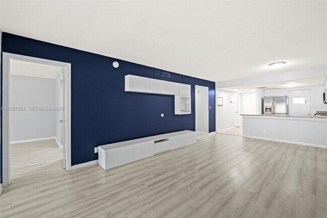 Photo - 2302 S Cypress Bend Dr Unit 210