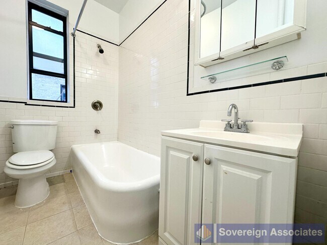 Photo - 21 Magaw Pl Unidad 5E