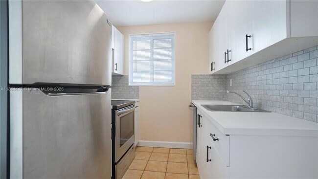 Photo - 540 15th St Unidad 203