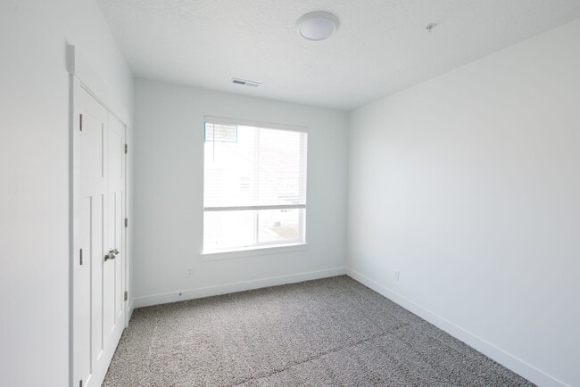 Photo - 675 W 4500 S Unit P203