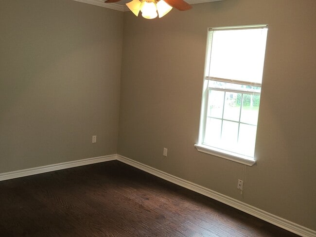 Photo - 917 Linda Ln
