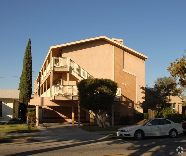 Building Photo - 787 Cherry Ave Apartments in Long Beach