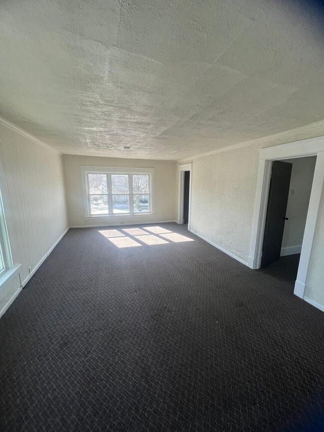 Photo - 1054 E 10th St Unit #2