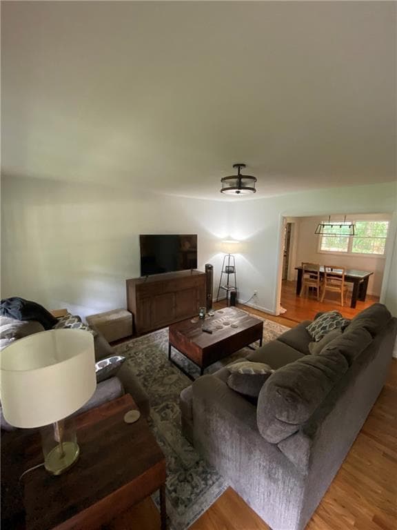 Photo - 2000 Fairway Cir NE