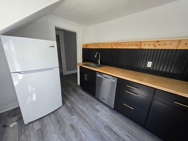 Photo - Keeble St Unit B