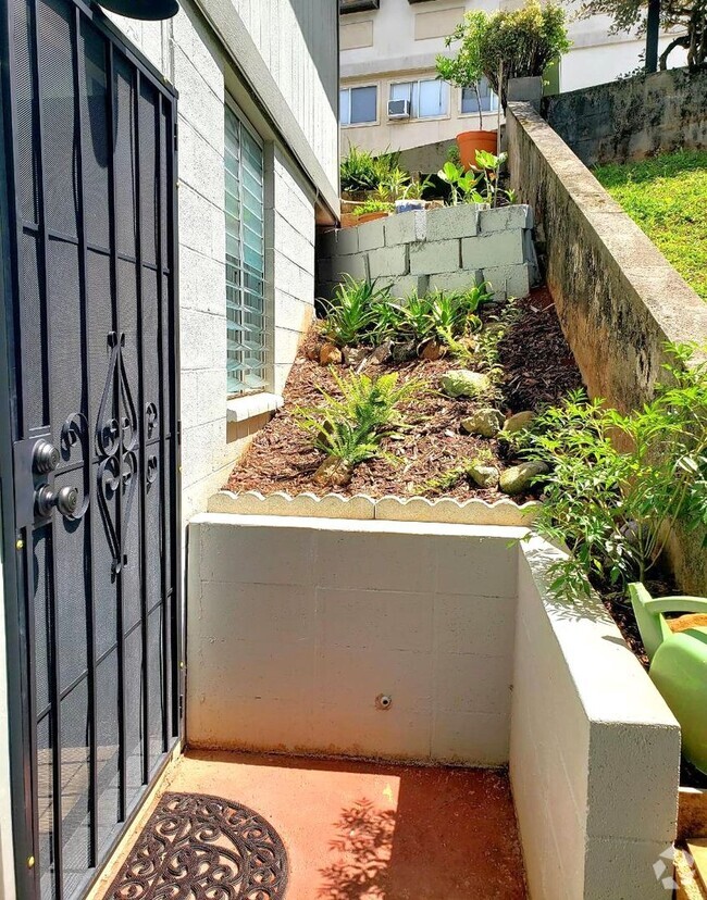 Building Photo - Private studio on a cul de sac- UTILITIES ... Rental