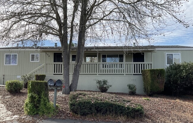 Building Photo - 117 Granite Ct