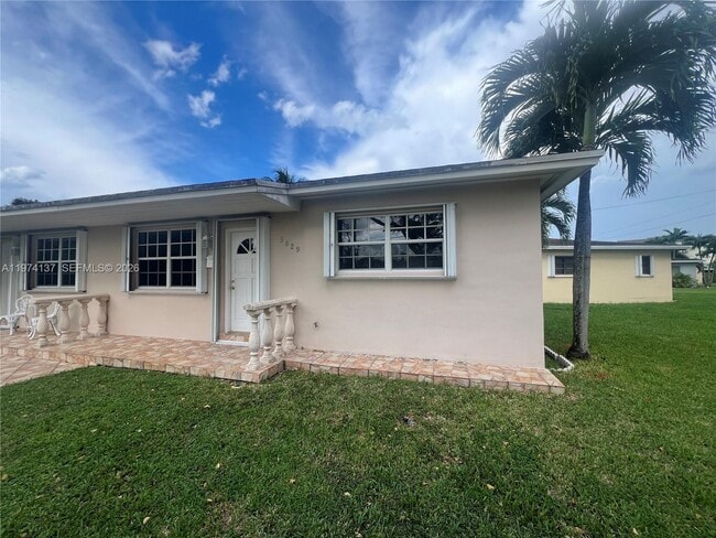 Building Photo - 5829 NW 37th St Unit 1