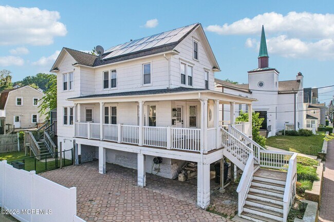 Photo - 179 Bay Ave