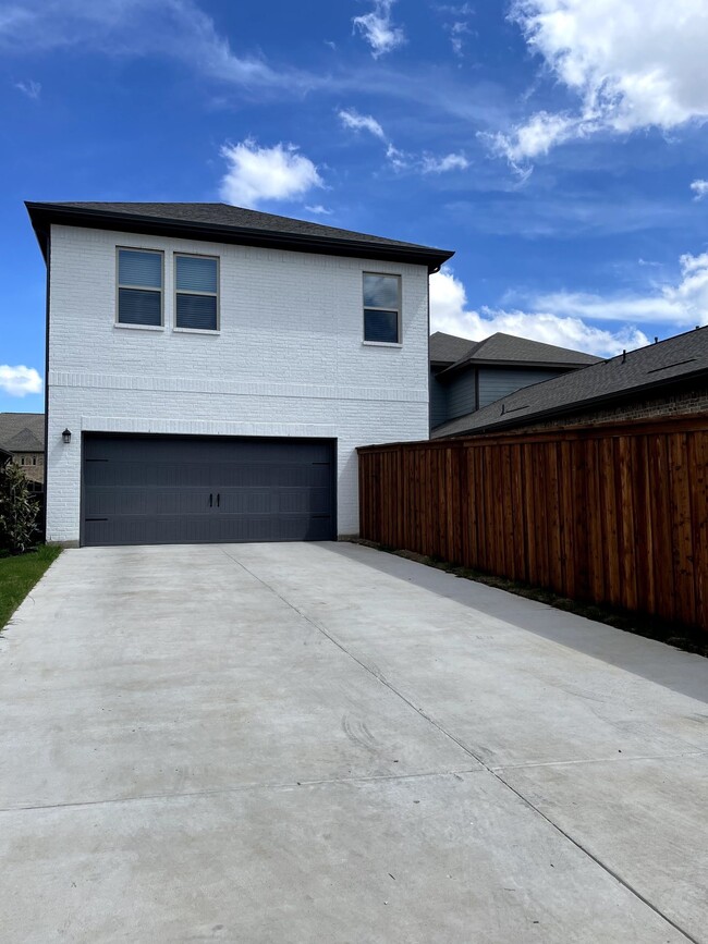 Photo - 1803 Desert Willow Way