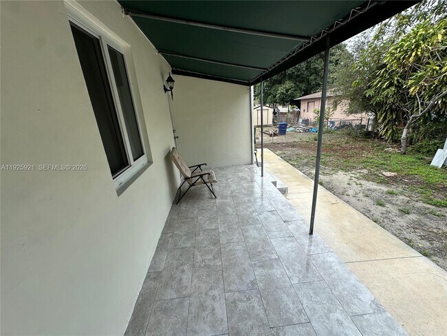 Photo - 1147 NE 113th St Unidad 1147