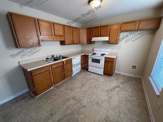 Photo - 2256 Sherwood Ave