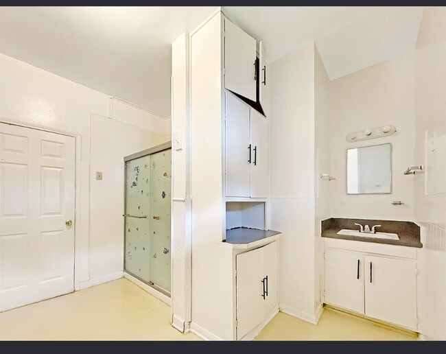 Bathroom - 1500 Avenue C