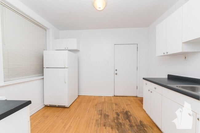 Photo - 3040 W Wellington Ave Unit # 01