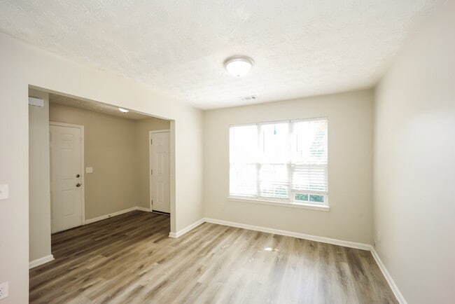 Photo - 9422 Lakeview Rd