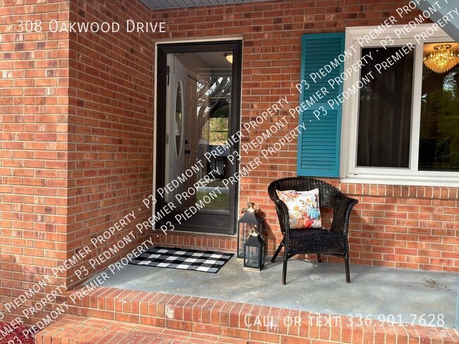 Photo - 308 Oakwood Dr