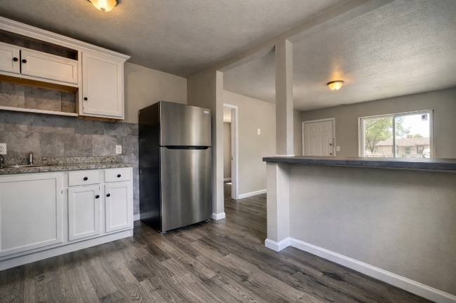 Photo - 2015 W 19th St