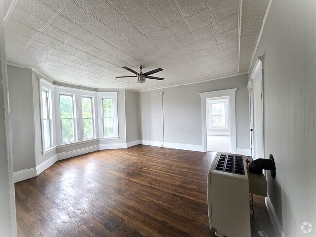 Building Photo - 357 Central St Unit #2 Rental