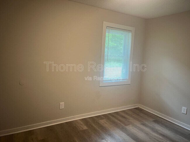 Photo - 104 Nandina Ct