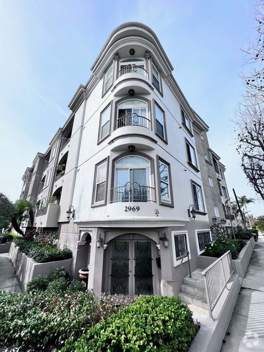 Building Photo - 2969 Kelton Ave Rental