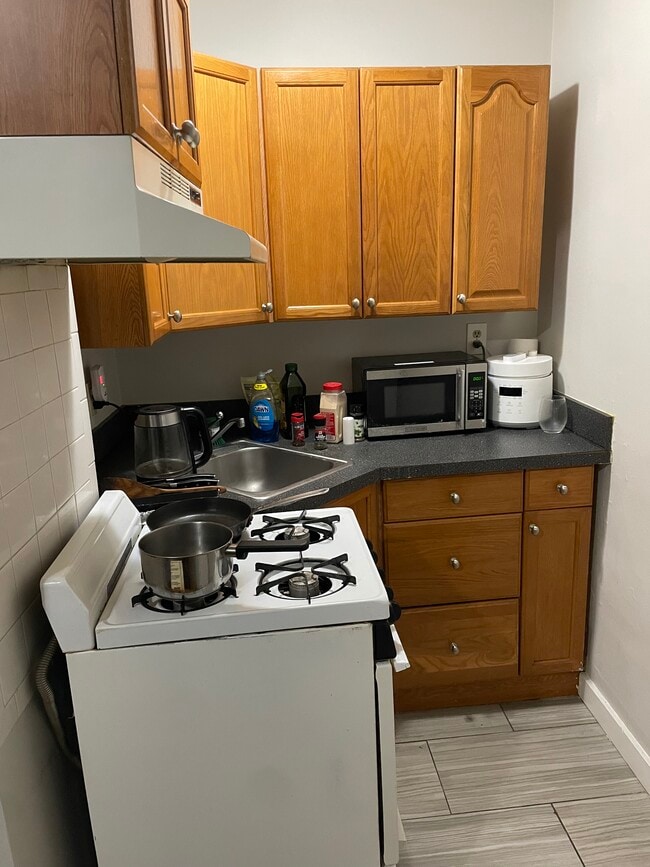 Building Photo - 45 Hemenway St Rental