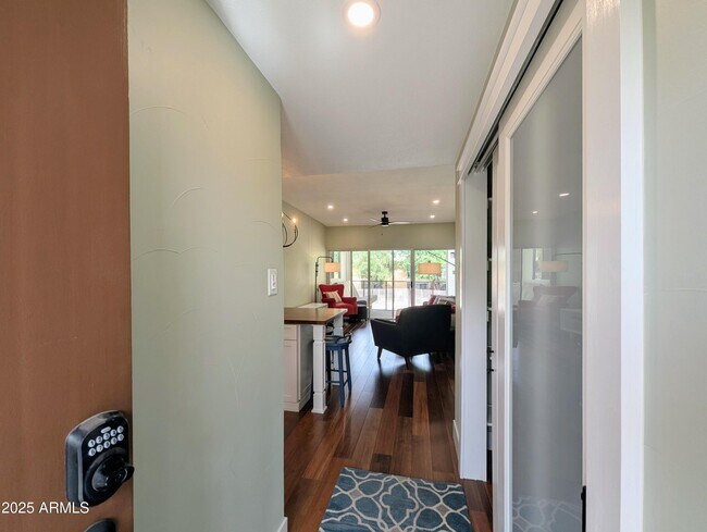 Photo - 6125 E Indian School Rd Apartamento Unidad 254
