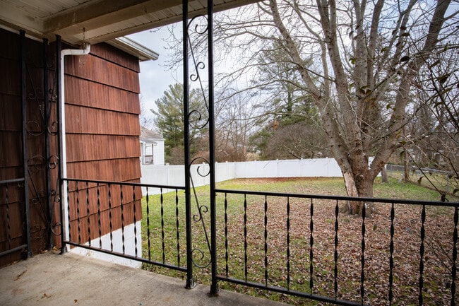 Photo - 610 Russell St